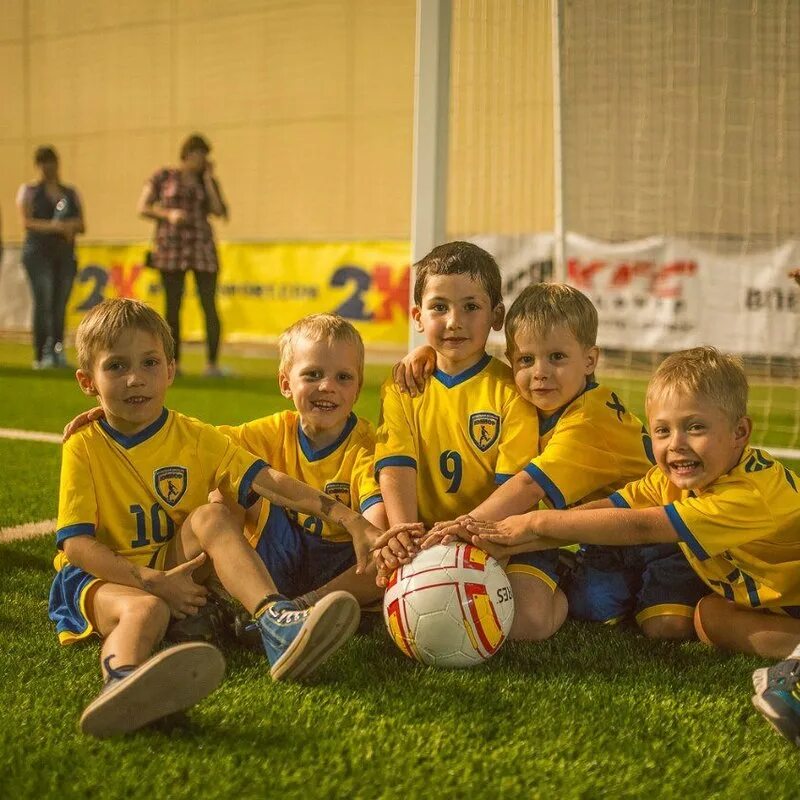 Football school. Футбольная школа Юниор Стерлитамак. Футбольная секция Юниор. Детский футбол. Футбол дети.