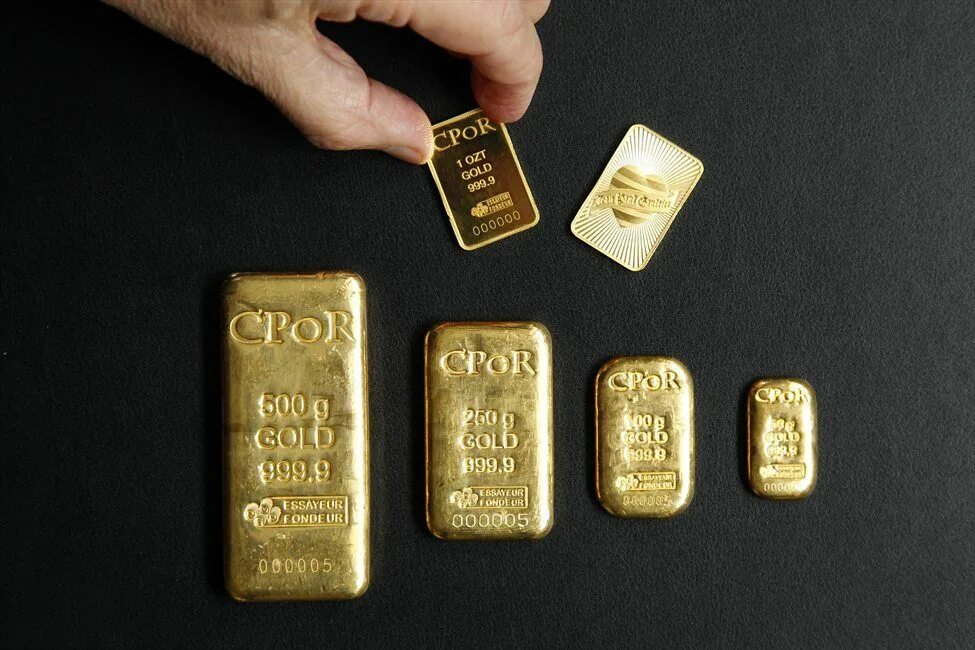 50 Граммовый слиток золота. 10 Граммовый слиток золота. Слиток золота 10 грамм. Золото слиток 10гр.