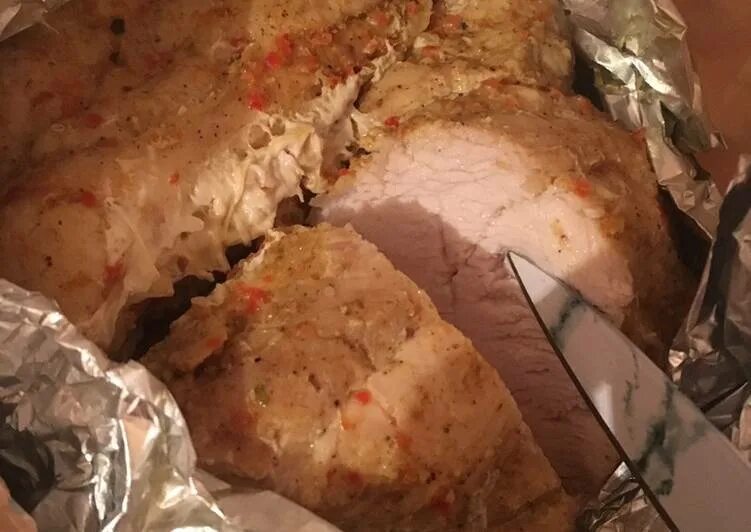 Индейка в мультиварке вкусно. Индейка запеченная в фольге. индейка в мультиварке. грудка индейки в мультиварке куском. индейка приготовленная в фольгу.