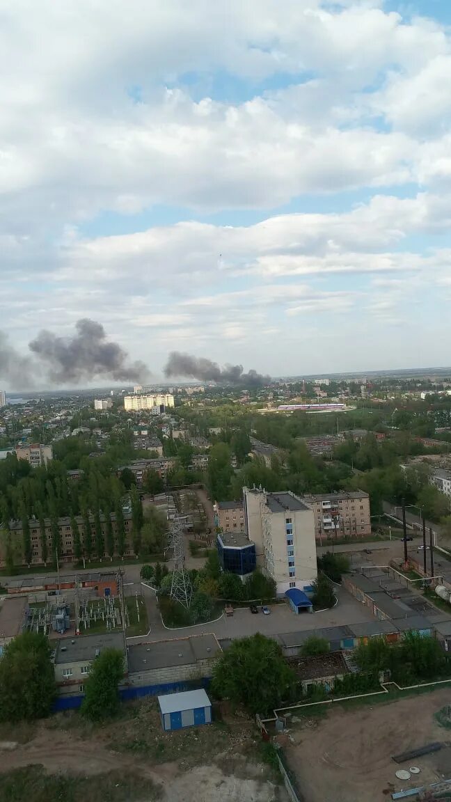 Энгельс район СХИ. Пожар в Энгельсе. Окраине города Энгельс СХИ. Пожар Саратове вчера на СХИ. Хлопки в энгельсе сегодня