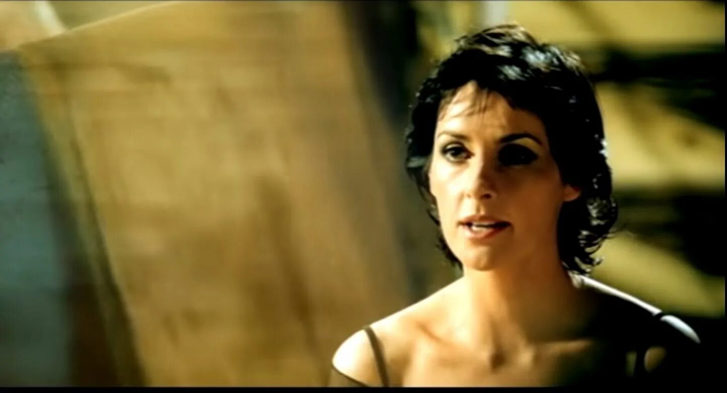 I don t enya. Enya. эния певица. enya в молодости. only time эния.