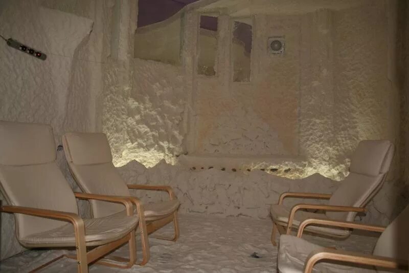 Спелеотерапия соляная пещера. Галокамера в санатории. Соляная галокамера. Соляная галокамера. Галокамера в санатории.