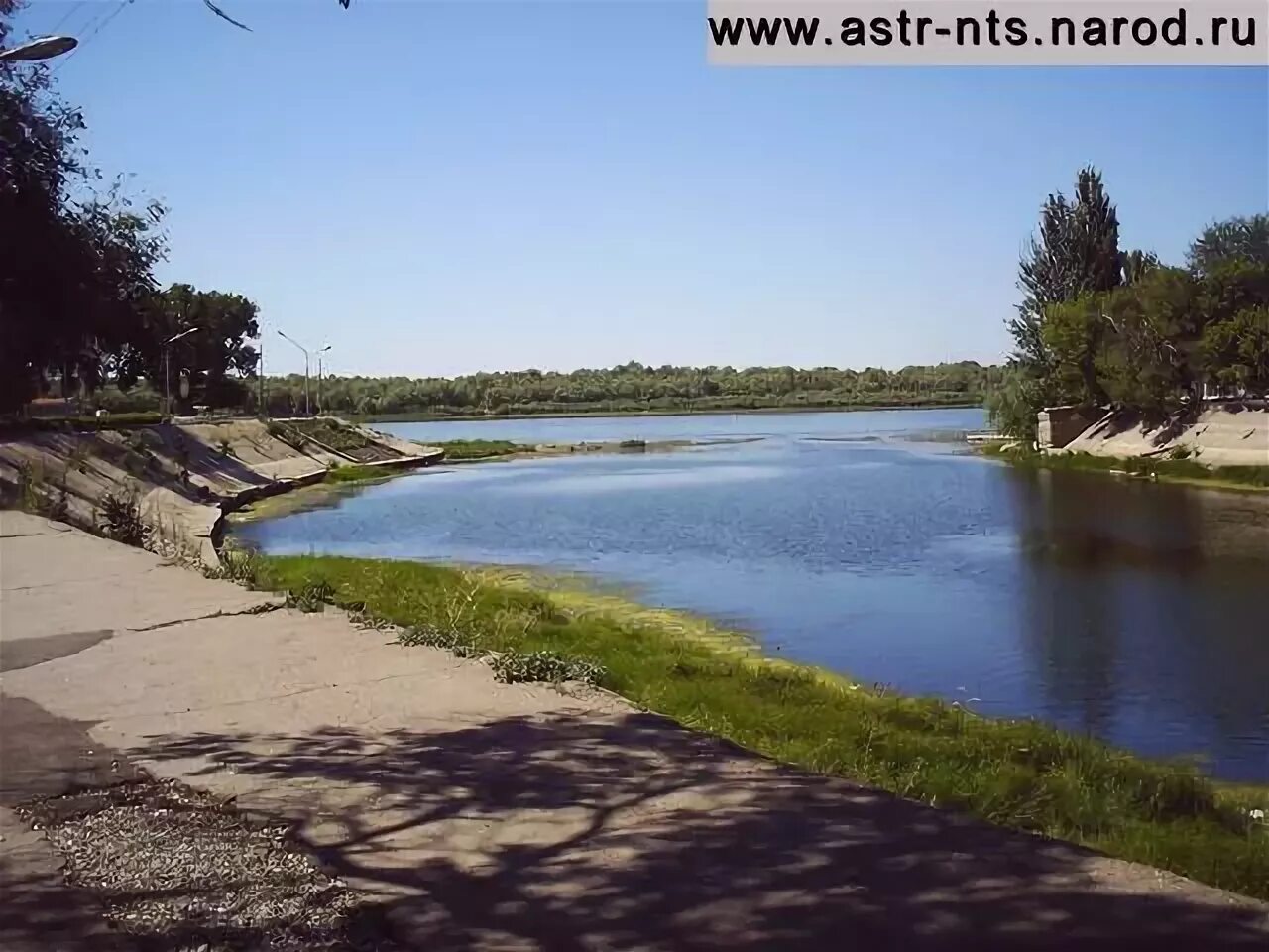 Футбол в сосновом бору. Астрахань причал. Астрахань 2006 год. Астрахань 2006. Астрахань 2006 год.