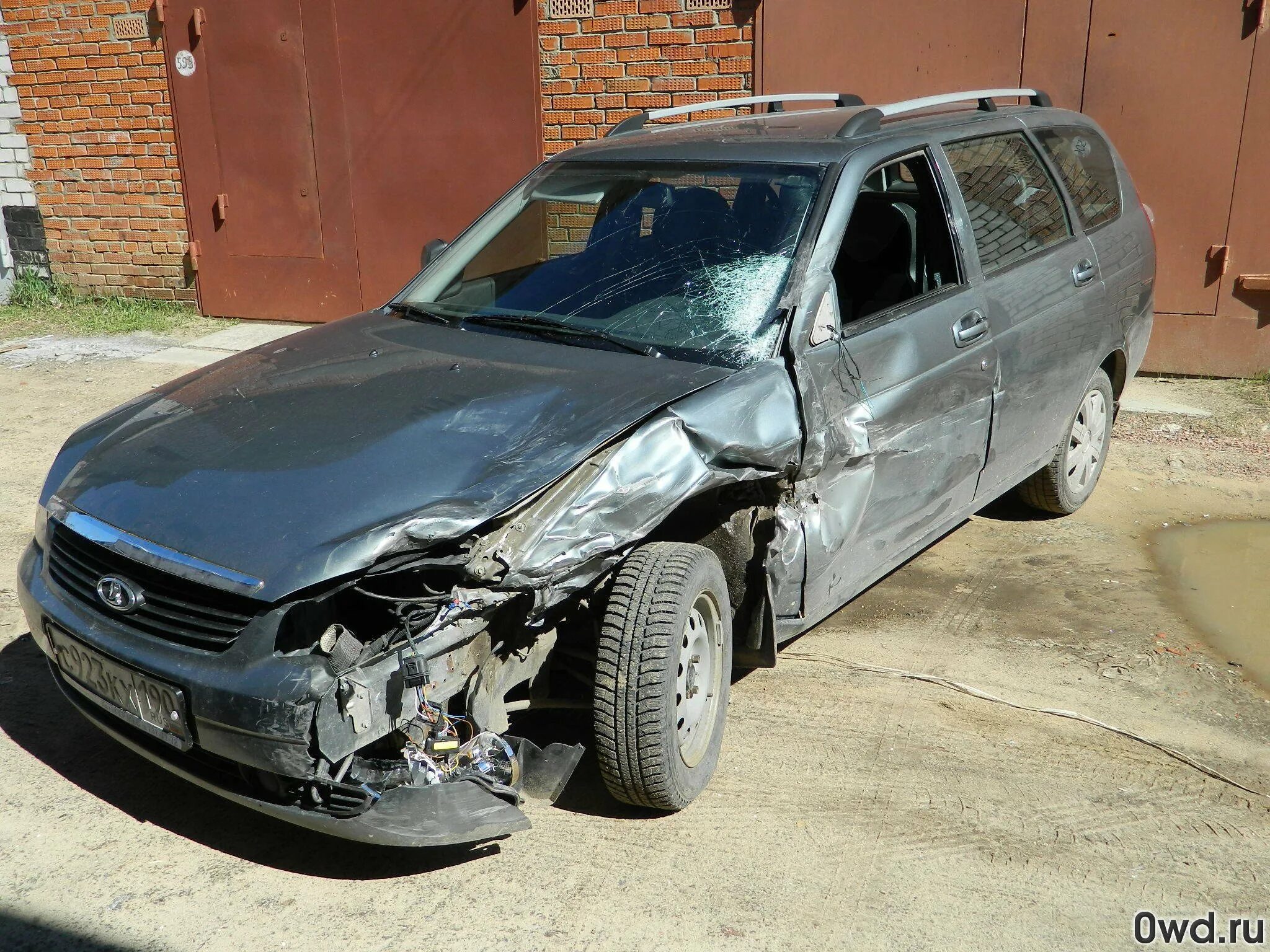 Куплю аварийный автомобиль. Битые машины. Аварийный автомобиль. Битое авто. Битая машина.