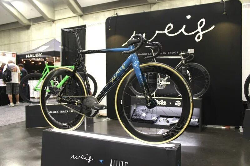 Велосипеды видное. Coolki велосипед. Выставка велосипедов с двигателями в оренбурге на чкалове. Велосипед подольск. Прокаченные велосипеды фото.