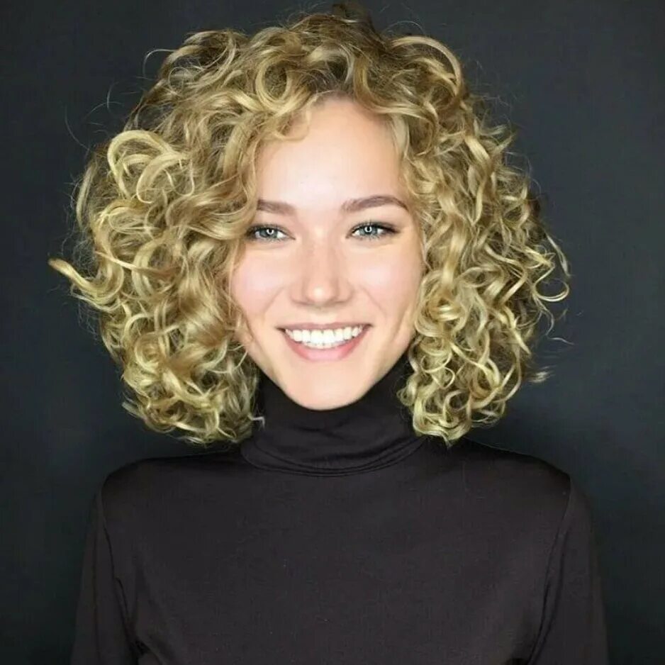 Кудри химка. Современная завивка. Биозавивка кудри ангела. Волнистое каре биозавивка. Волнистое каре биозавивка.