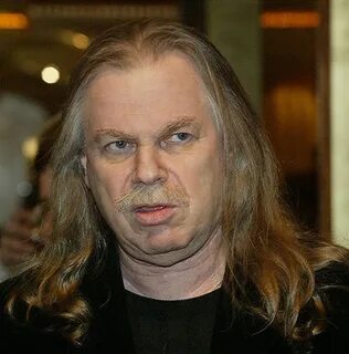 Старший без