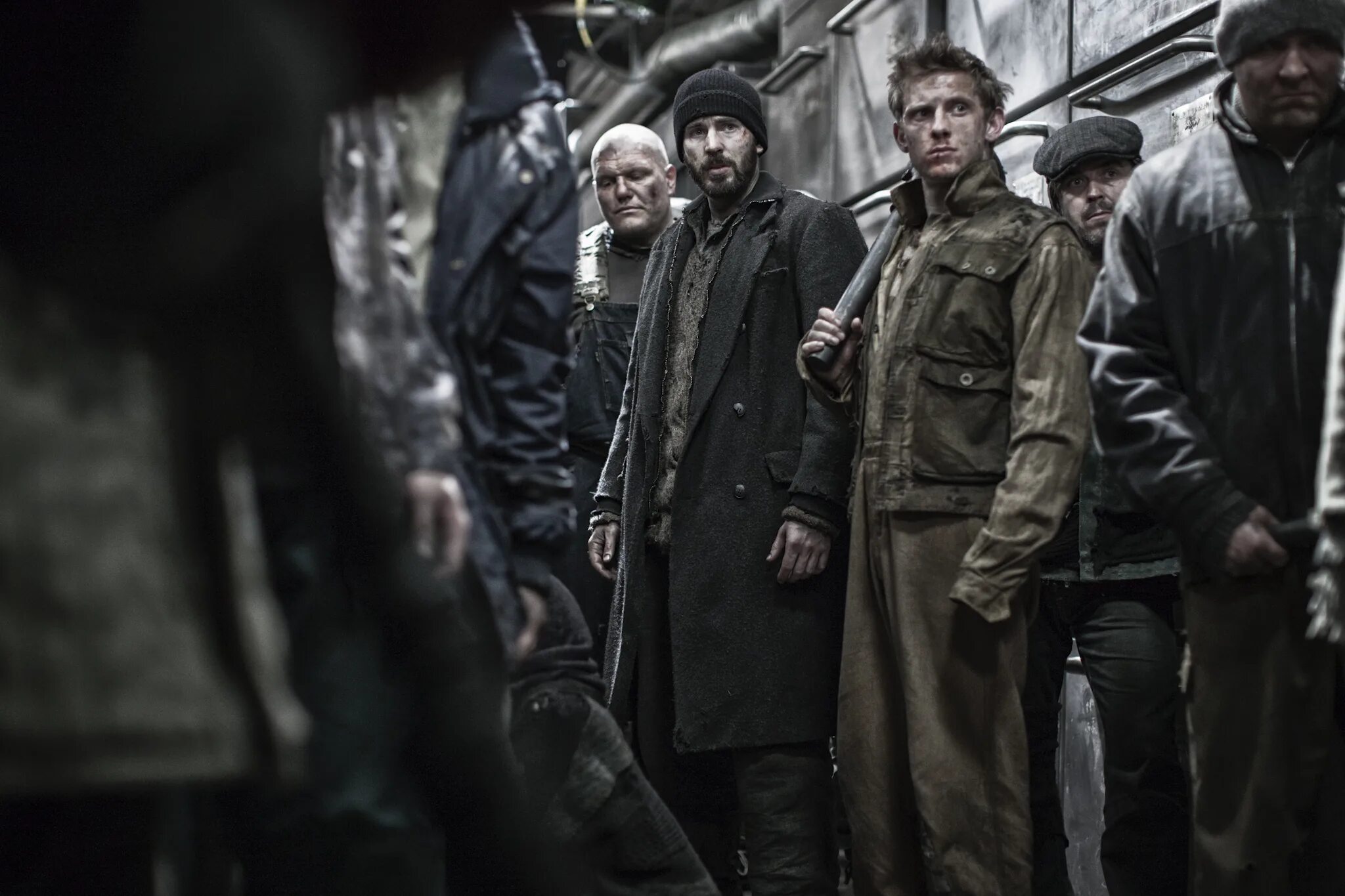 Сквозь снег видела. Snowpiercer 2013. Chris Evans Snowpiercer.