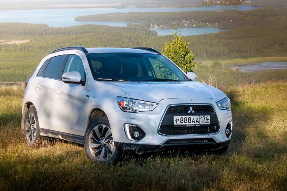 Mitsubishi asx 2. Mitsubishi ASX 2013. Кроссовер Митсубиси АСХ. Mitsubishi ASX 2 поколение. Mitsubishi ASX c06.