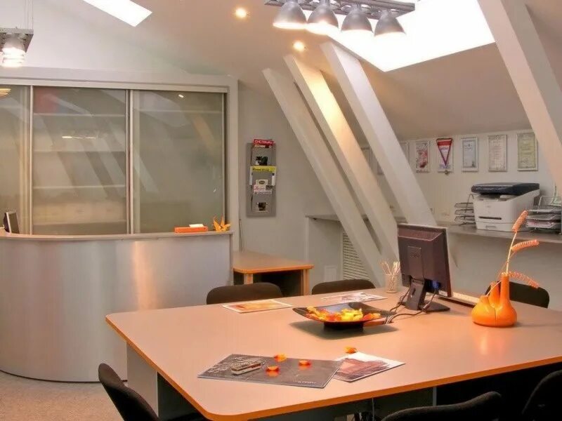 Работать офис в кирове. Программный центр киров офисы. К маркса 41 киров. Улица кирова 57 вологда тц кардинал. Кабинет менеджера современный стиль.