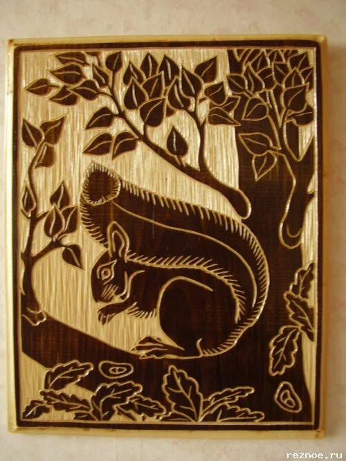 Художественная обработка древесины в технике контурной резьбы. Чернолаковая контурная резьба. Чернолаковая резьба резьба по дереву. Гравюры для резьбы по дереву.