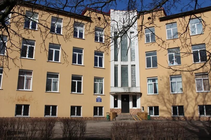 Володарского волхов. Володарского волхов. Лен обл город волхов улица молодежная дом 8. Молодежная 2 волхов. Сквер володарского волхов.