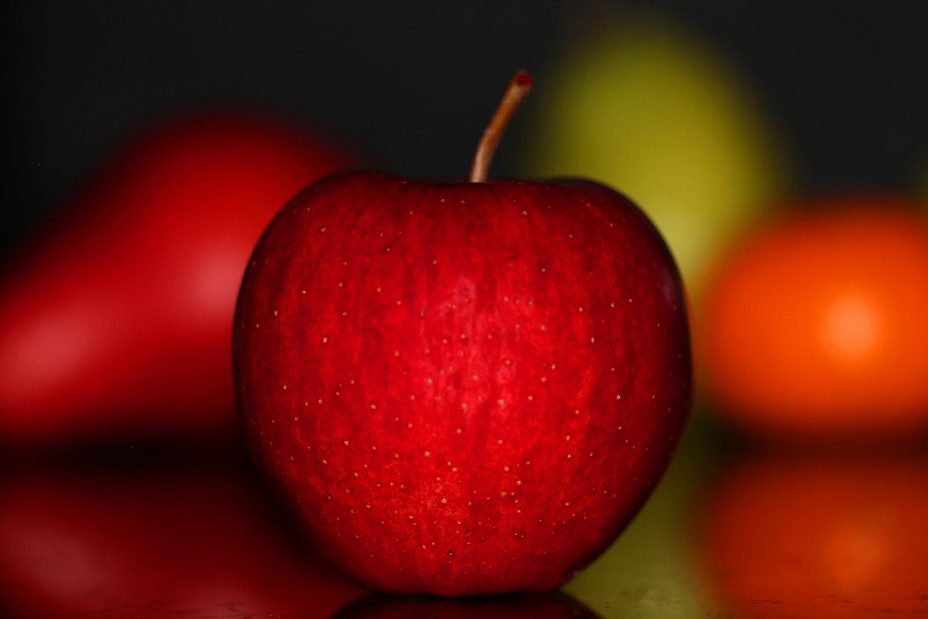 Сон есть красное яблоко. Яблоко. Яблоки красные. Красивое красное яблоко. Яблоки фото красивые.