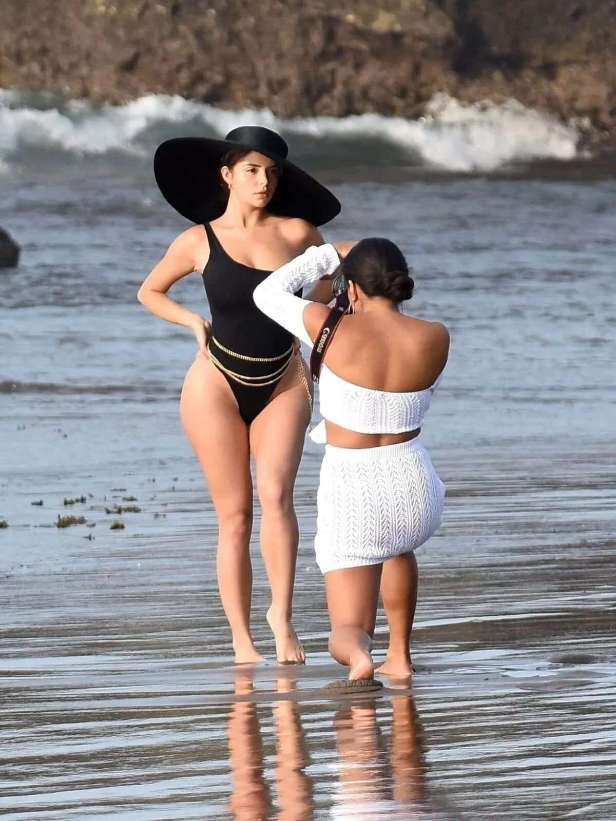 Без приличий. Королевская осанка. Манеры женщин. Как сидят настоящие леди. Кайли миноуг фотосессии.