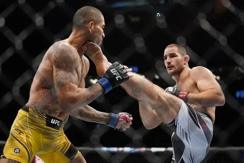 Ufc 297 стрикленд дю плесси бой