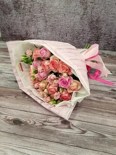 Маленький букет цветов розы