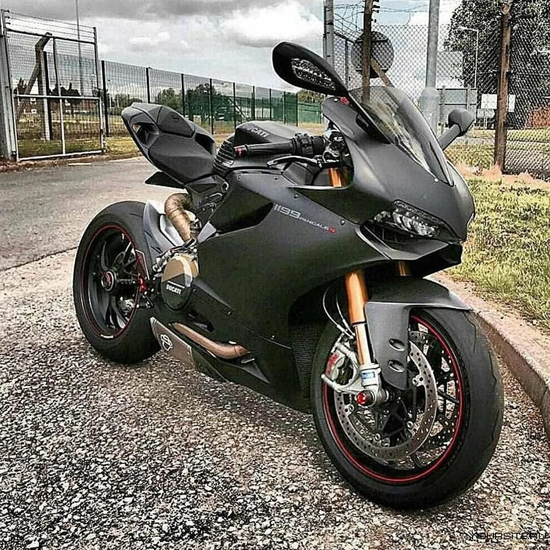 Ямаха р6 черный матовый. Дукати мотоцикл черный. Дукати мотоцикл черный матовый. Спортбайк Ducati черный.