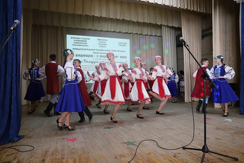 Уваровичи Гомельская область. Уваровичи Буда-Кошелево. Детский концерт соцсетей.