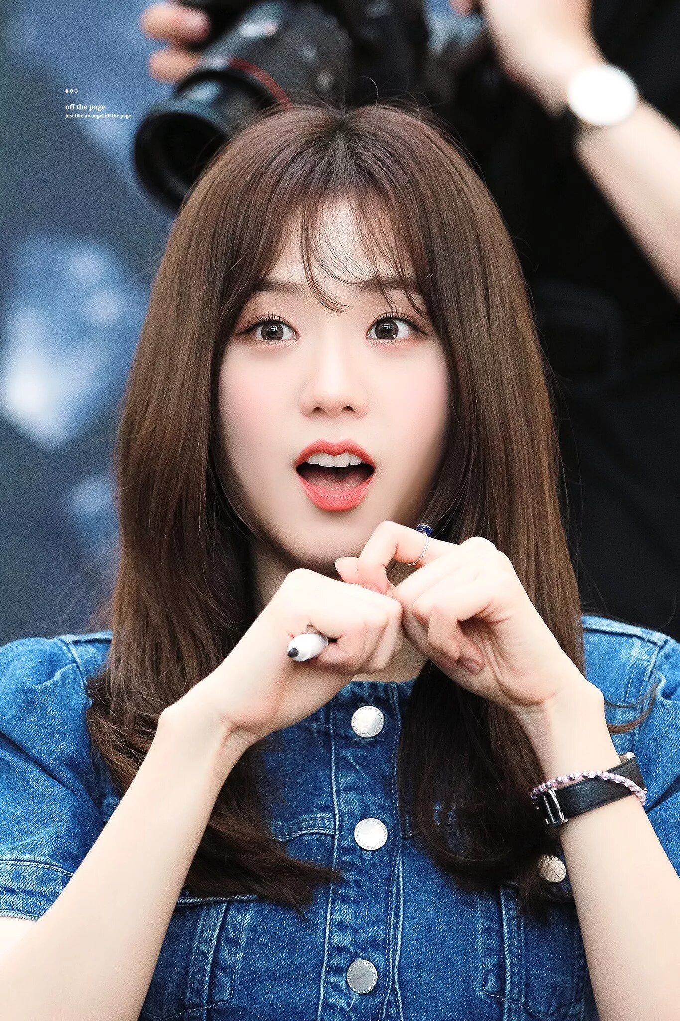 Jisoo blackpink. Телефон джису. Телефон джису. Телефон джису. Kim jisoo blackpink.