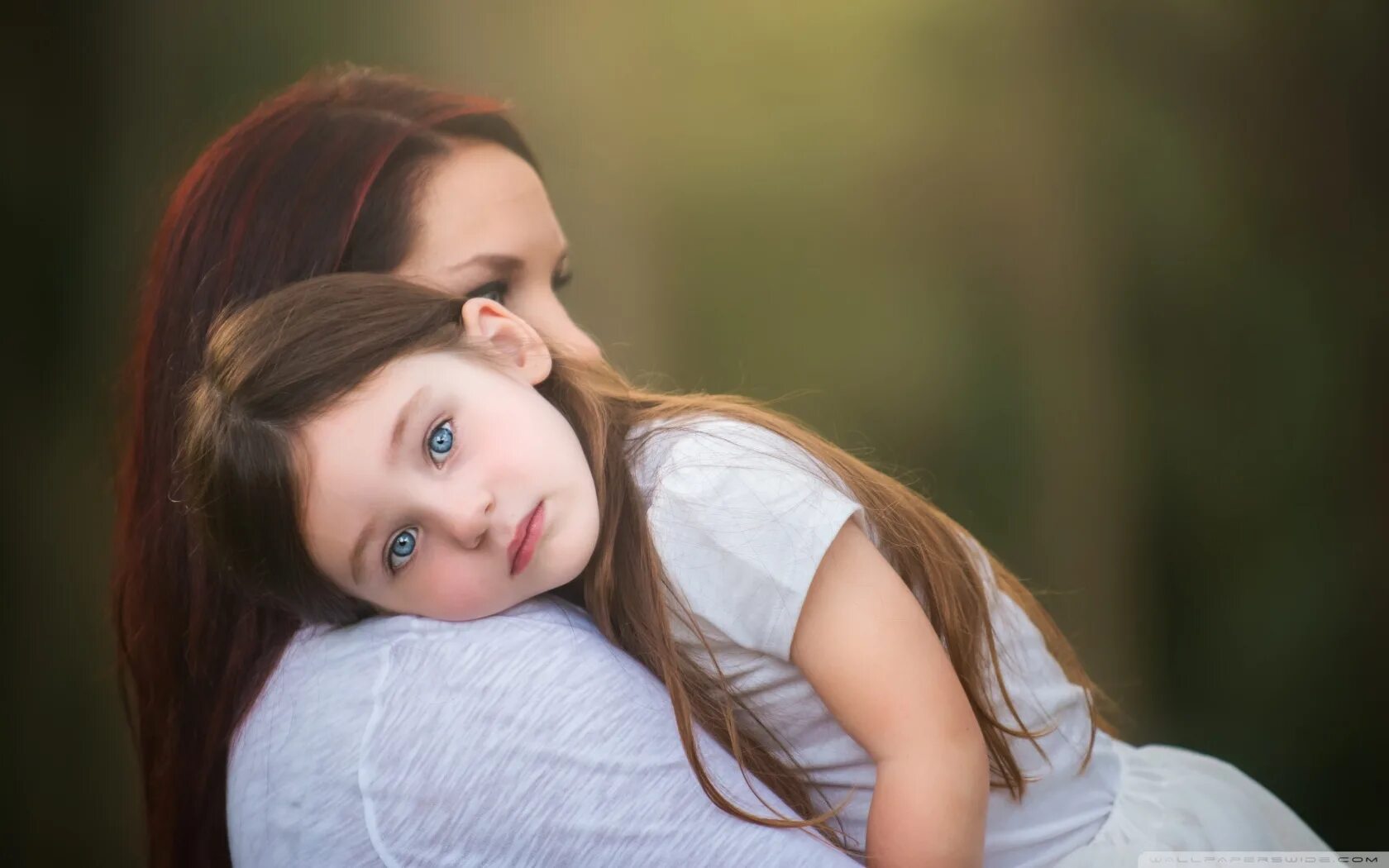 Mother has a daughter. Женщина с ребенком. Красивая дочка. Девочка с мамой. Фото девушки с ребенком.