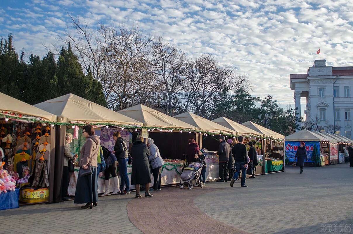 Новогодняя ярмарка севастополя фото. Ярмарка севастополь. Урожайная ярмарка. Ярмарка севастополь. Ярмарка севастополь.