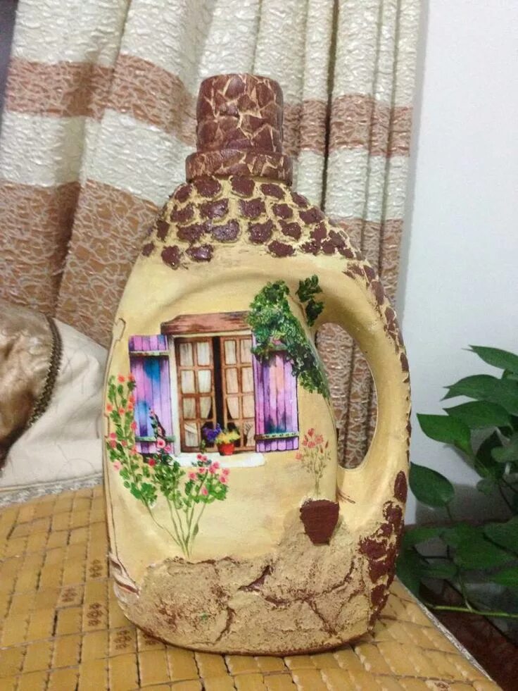 Поделки домики бутылки. Декор бутылок домики. декупаж бутылок домики. домик из бутылки. декупаж бутылки под домик.