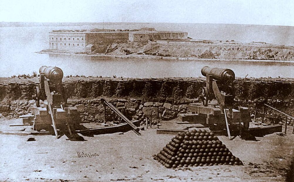Константиновский равелин севастополь. Батареи севастополя 1854. Строительство оборонительных сооружений. На подступах к москве 1941. Противотанковые рвы под москвой 1941.