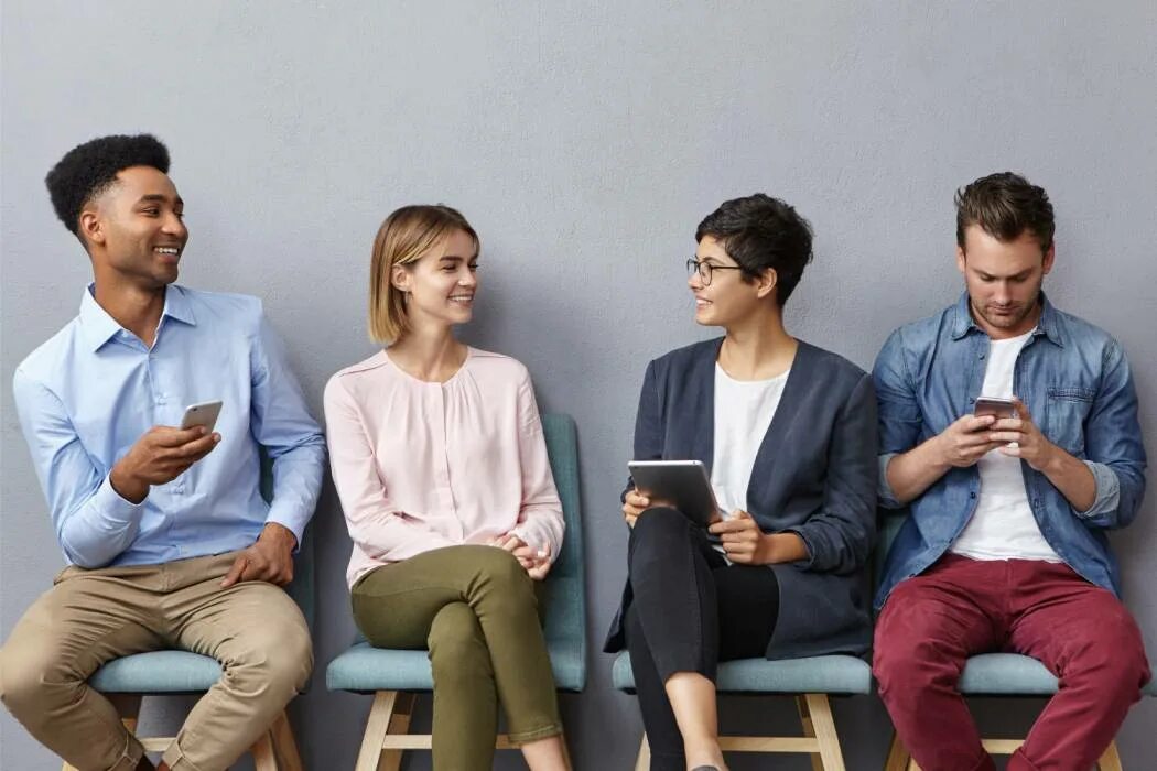 Add to conversation. Деловой диалог на четверых. conversation. people having conversation. hiring people.