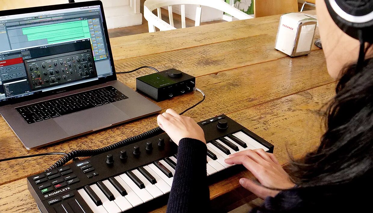 Не работает миди. Ni m32. ni instruments m32. миди клавиатура для logic pro. ni midi keyboard.