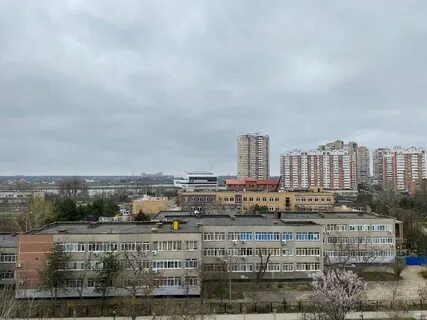 Возле юбилейного