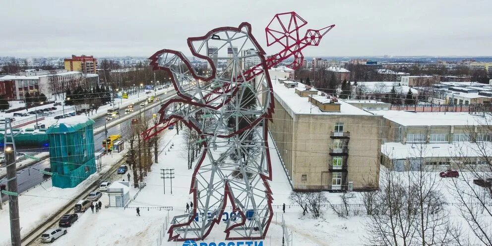 Металлинг ярославль. Лэп медведь ярославль опора. электроопора медведь ярославль. медведь россети ярославль. лэп в виде медведя в ярославле.