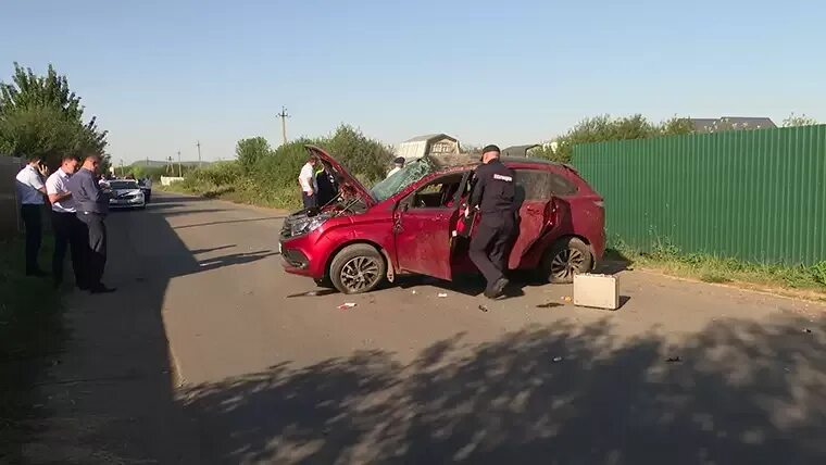 Нижнекамск что случилось сегодня. Дтп нижнекамск район дмитриевка. авария на даче в нижнекамск.