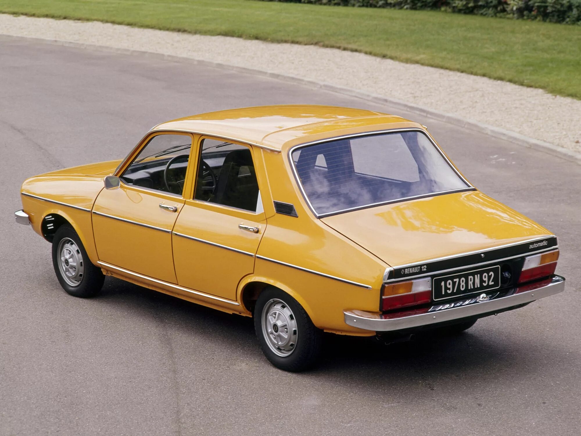 Renault старые. Renault 12 1969. Renault r12. Renault 12f. Renault 1300.