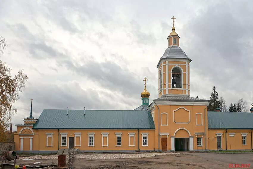 Боровичи монастырь свято. Свято-духов монастырь Боровичи. Духов монастырь Боровичи. Боровичи Новгородской области храмы. Монастырь в Боровичах.