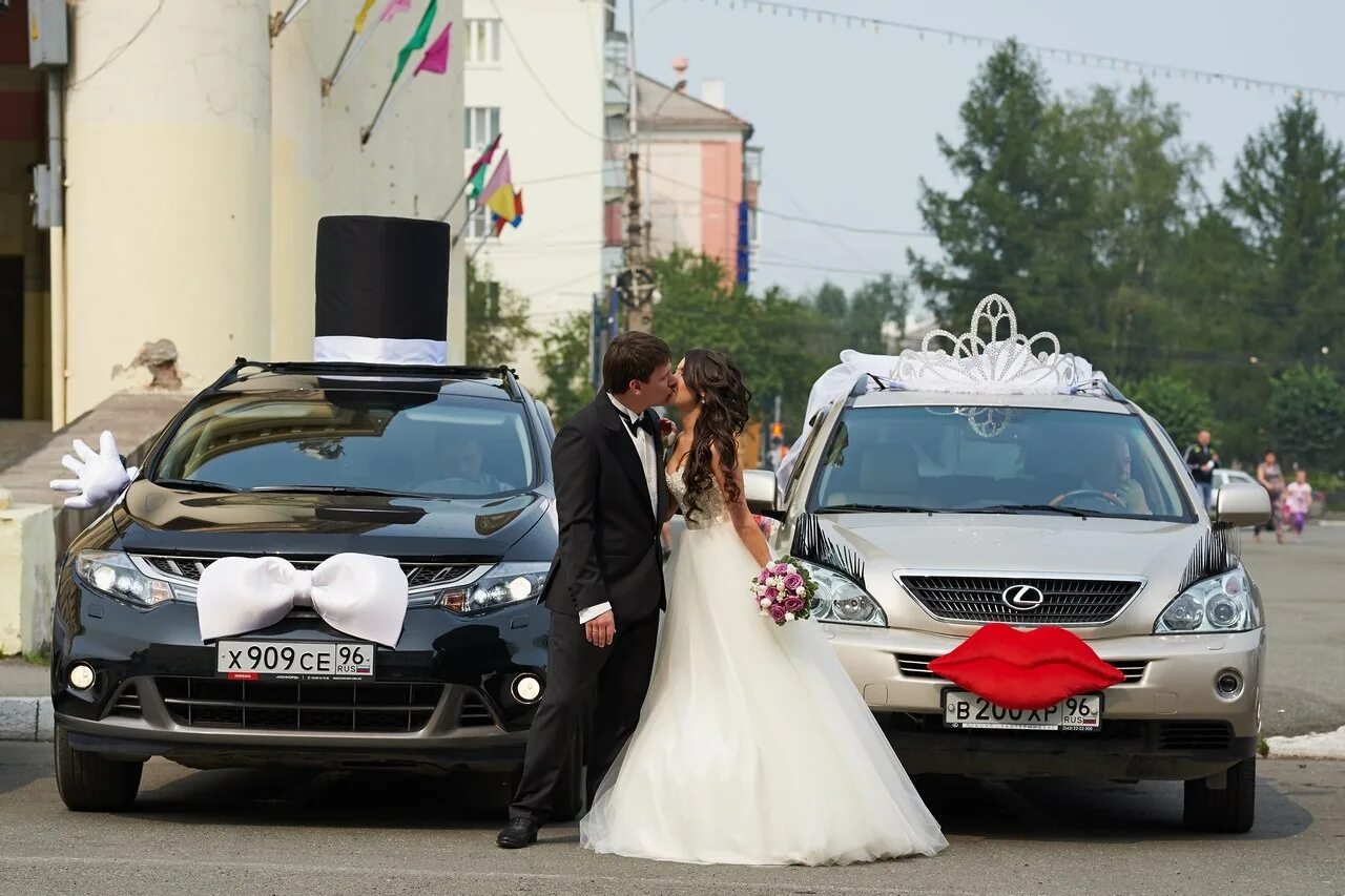 Свадебные украшения на машину