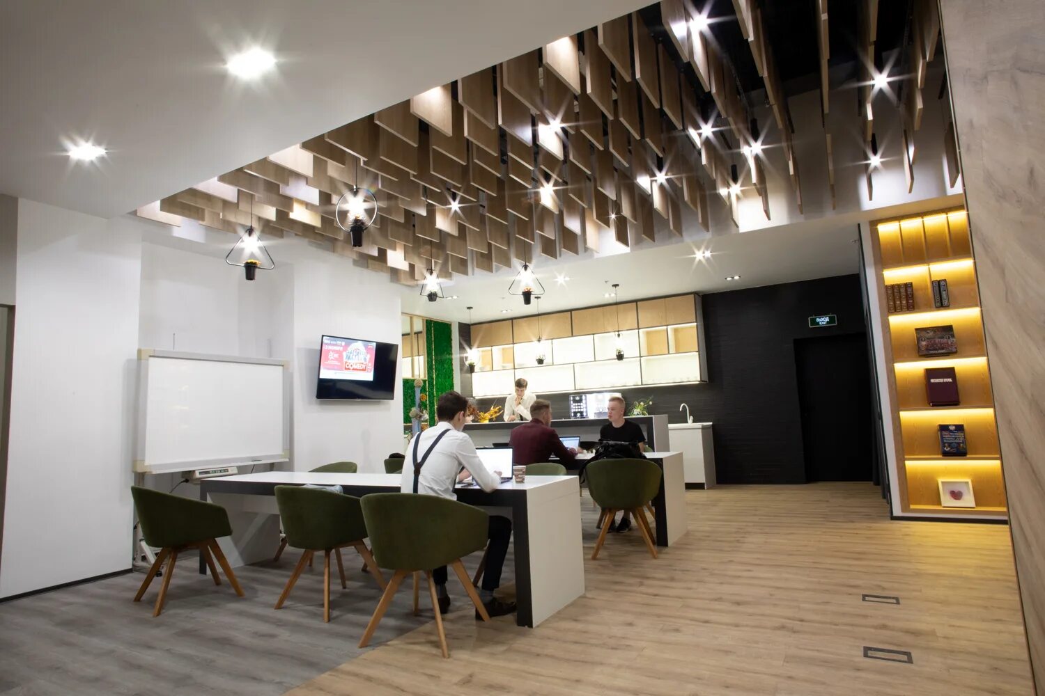 Коворкинг на часы. Platforma 1 коворкинг. Коворкинг рио ленинский. Зил коворкинг. Коворкинг аяза шабутдинова.