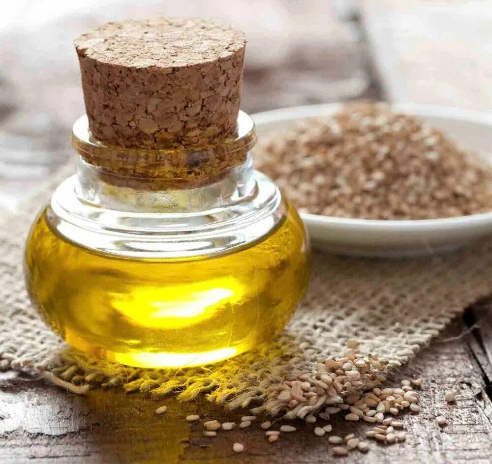 Кунжутное масло Sesame Oil. Кунжутное масло полезные. Кунжутное масло в косметологии. Kunzutnoe MSLO.