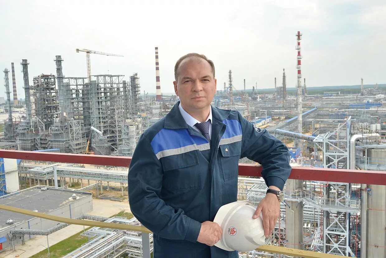 Директор нефтеперерабатывающего завода. Мозырский нефтеперерабатывающий завод. генеральный директор мозырского нпз павлов.