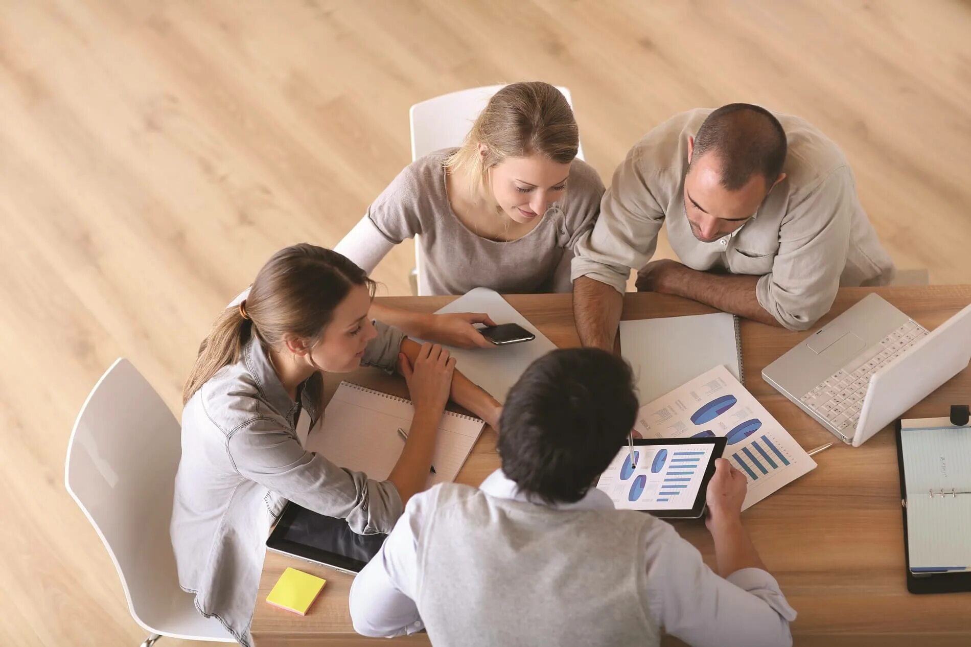 Интернет в офис. Экономист финансист. Учеба. Люди в офисе. Профессия дизайнер.