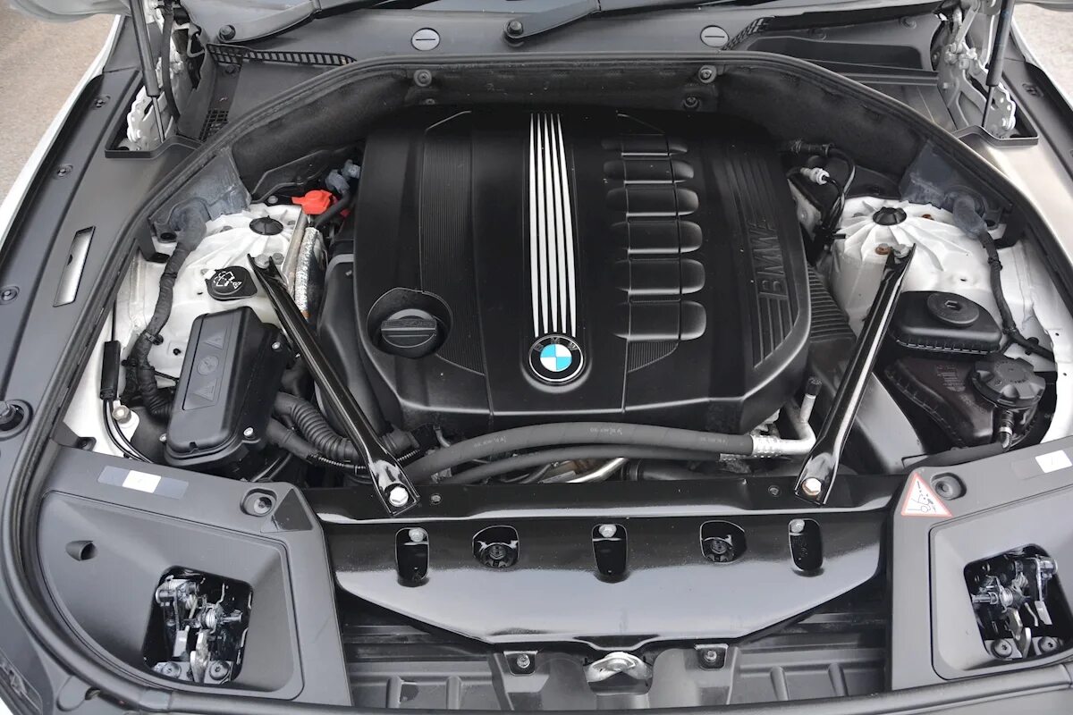 Двигатель 530d. Бмв 530 gt. 530d мотор. бмв 530d xdrive gt. бмв 530d xdrive двигатель.