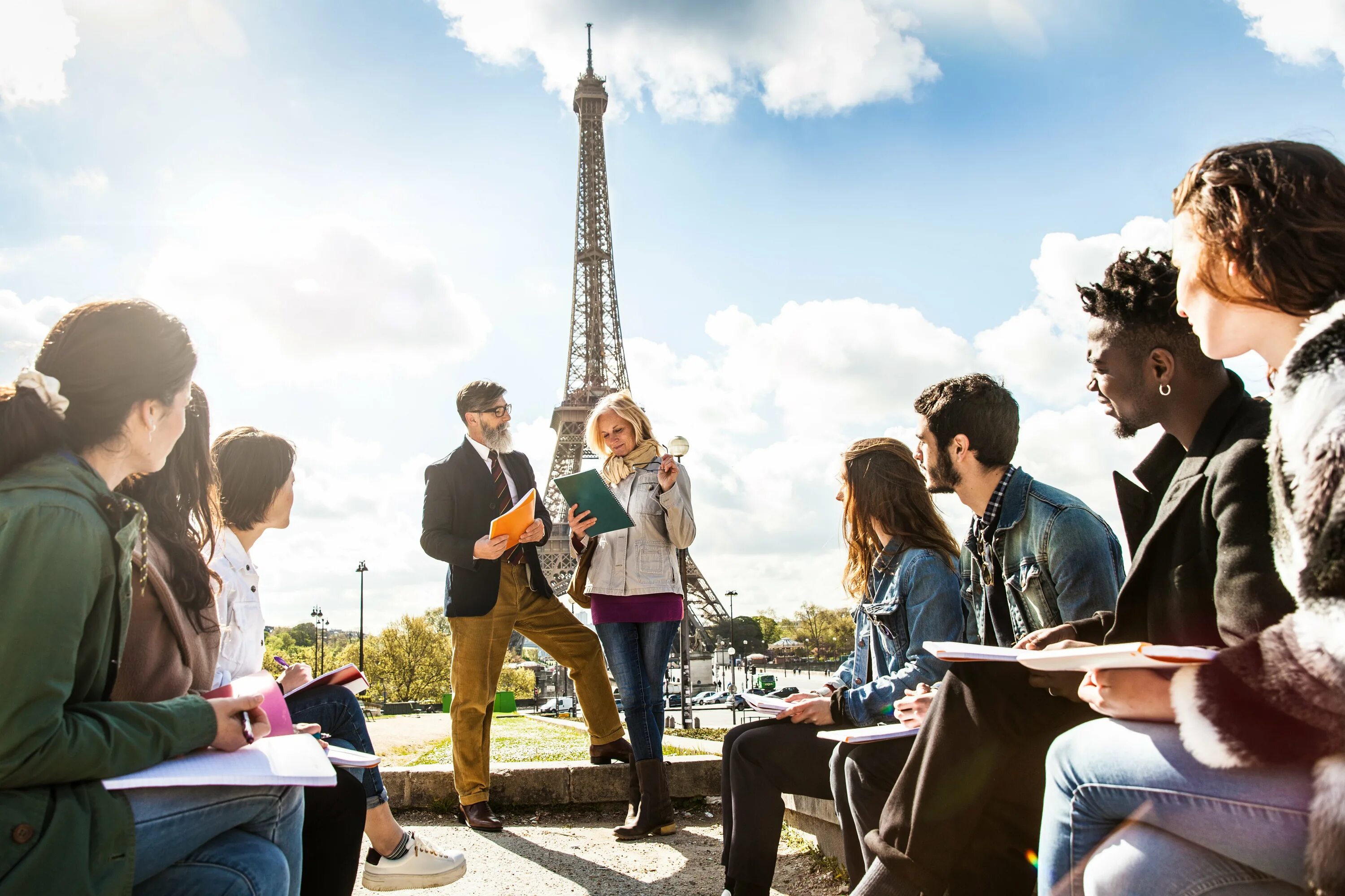 Наблюдать французский. Студенты Франции. Молодежь в Париже. Студенты в Париже. Образование во Франции.