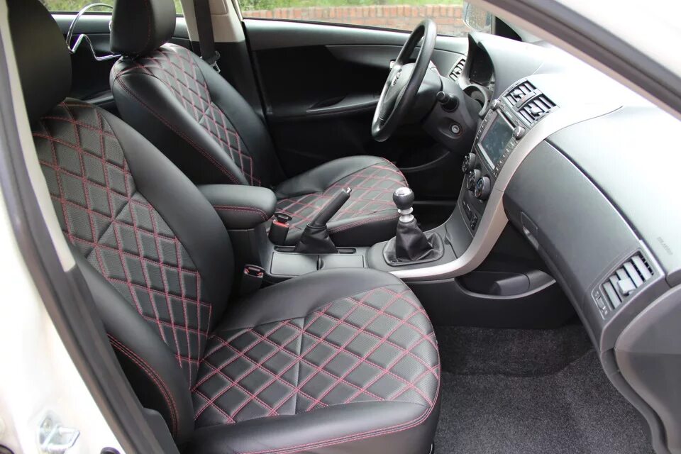 Авточехлы toyota yaris 2008. Авточехлы тойота королла 150. Чехлы тойота аурис 2008. Установка авточехлов из экокожи своими руками тойота аурис. Чехлы на тойота авенсис т250.