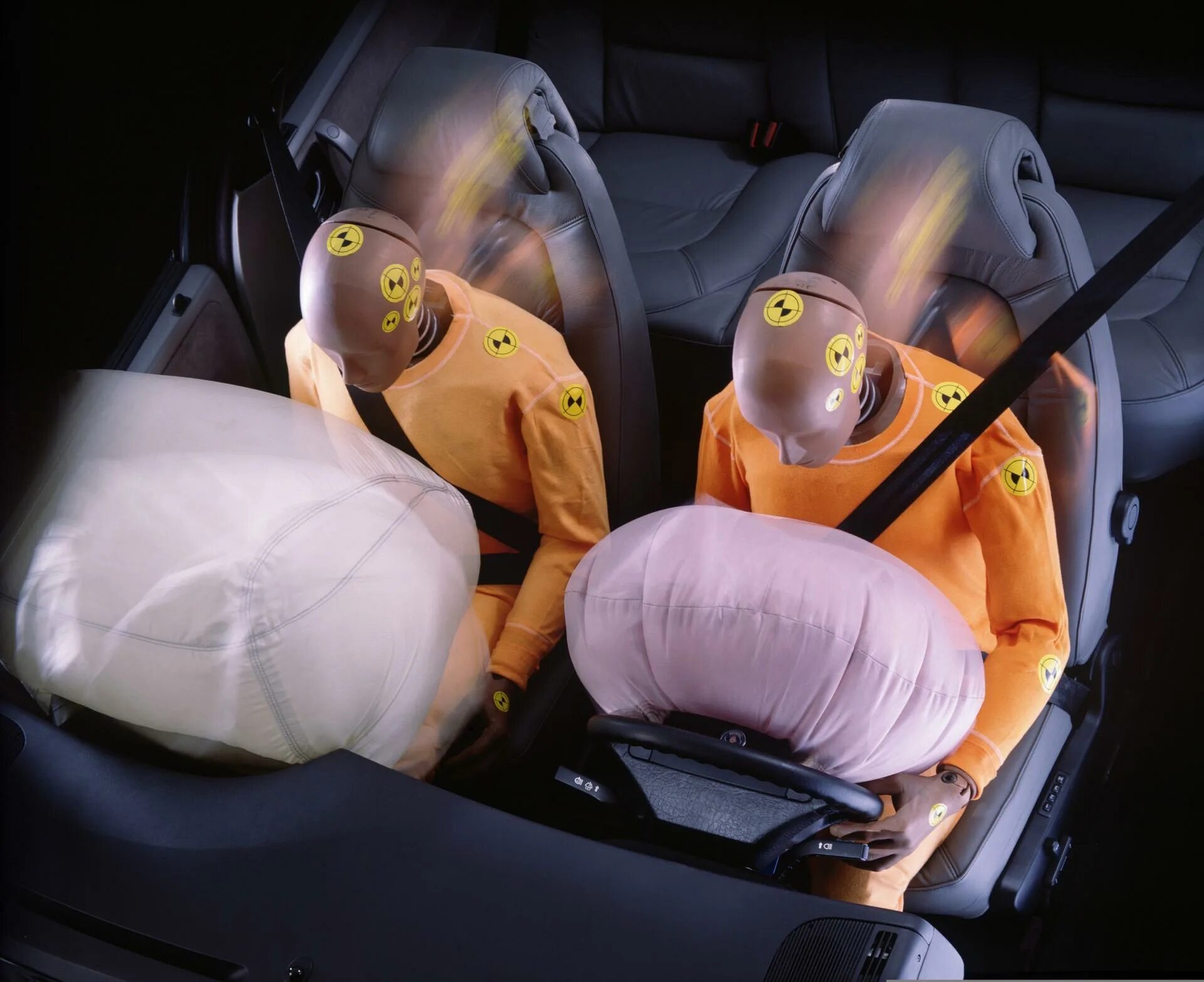 Подушка безопасности пассажира (airbag) (аэрбег) luxgen7. Сработавший пиропатрон подушки безопасности. Saab 9-5 боковые подушки безопасности. 4105 Подушка безопасности Некст.