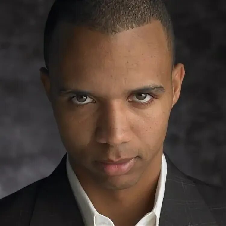 Фил хельмут 2022. Фил спенсер мем. Nike фил найт. Фил айви. Фил спенсер лицо.