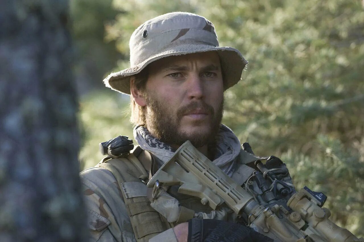 Уцелевший 2025. Уцелевший  lone survivor (2013). марк уолберг уцелевший. бен фостер уцелевший. тейлор китч уцелевший.