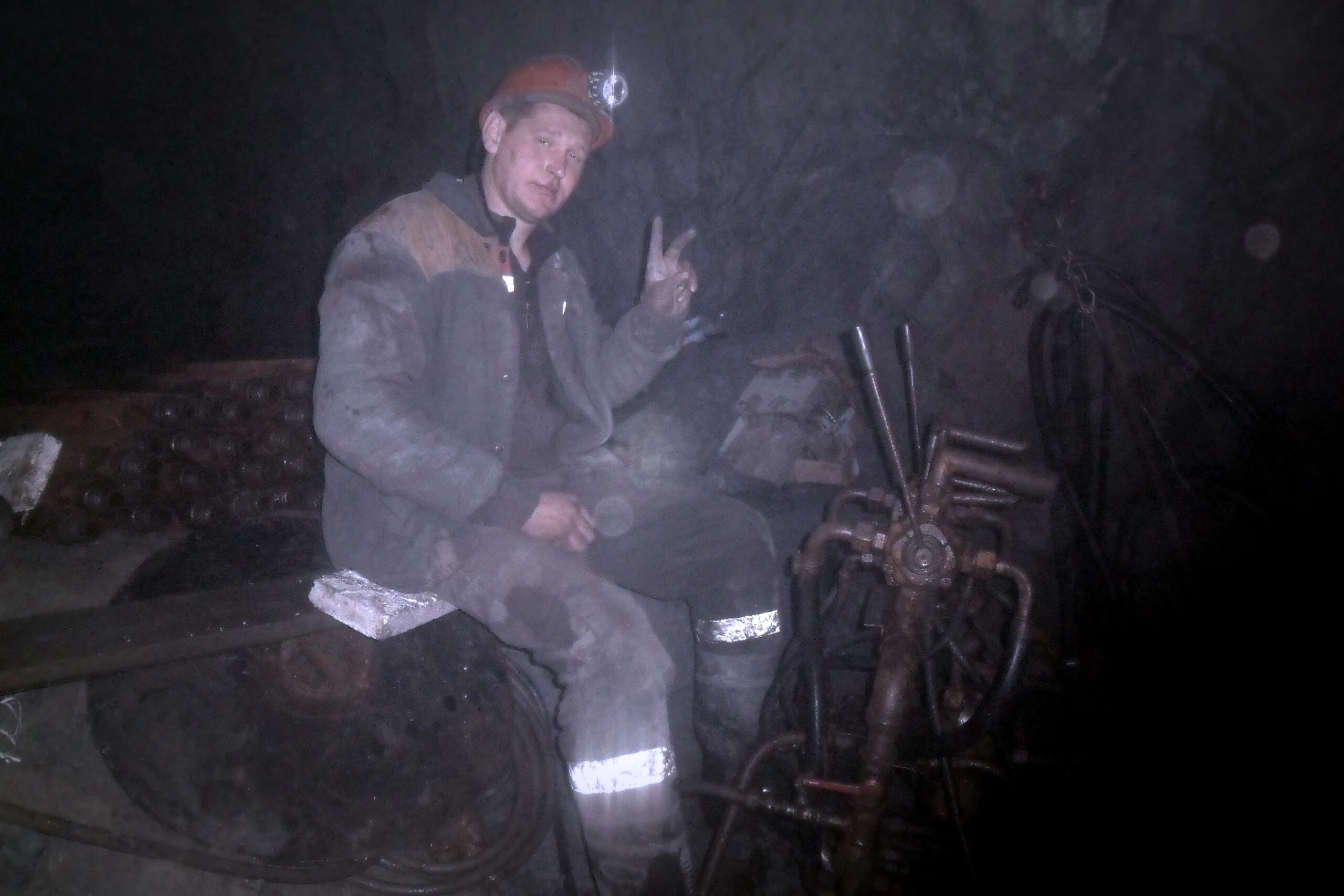 Завалило в шахте