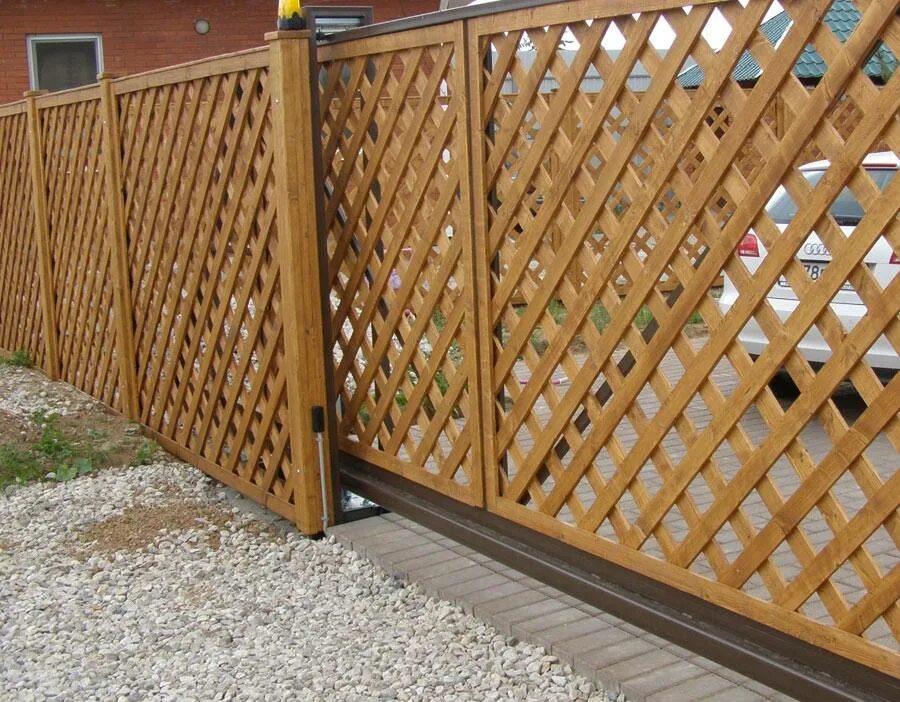 Штакетник деревянный секции. Деревянные секции. Секции забора из дерева. Забор шахматка дпк. Забор ранчо из дпк.