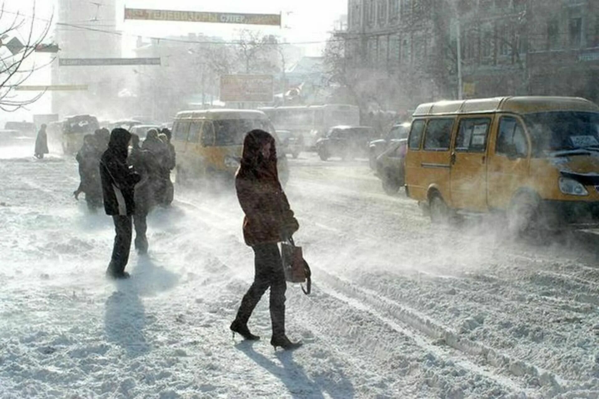 В россии весь холодный. Сильный Мороз. Сильный Мороз на улице. Очень сильный Мороз. Аномальные холода в России.