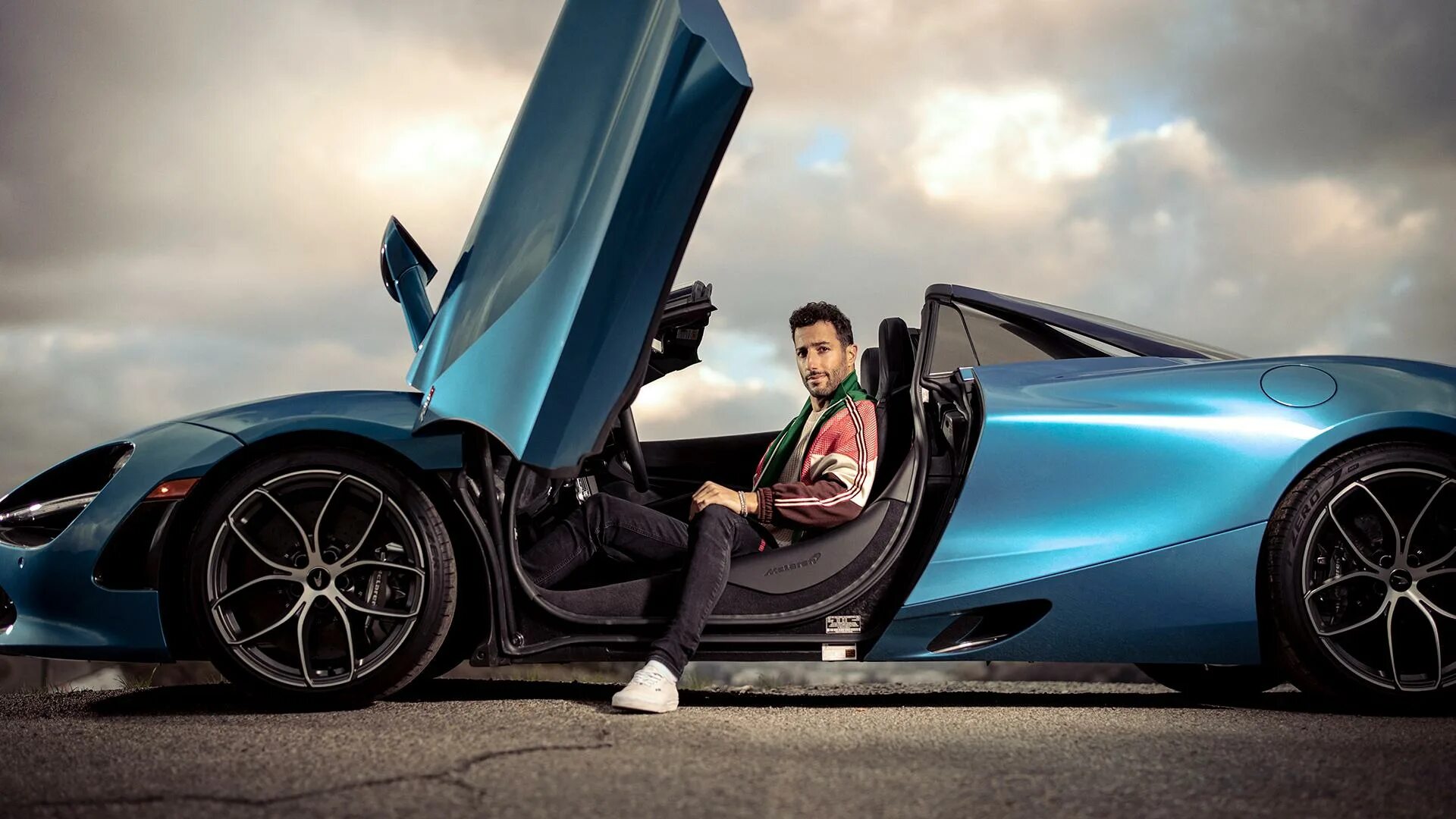 Кар Даниэль. Риккиардо gq. MCLAREN Doctors. Car company все открыто