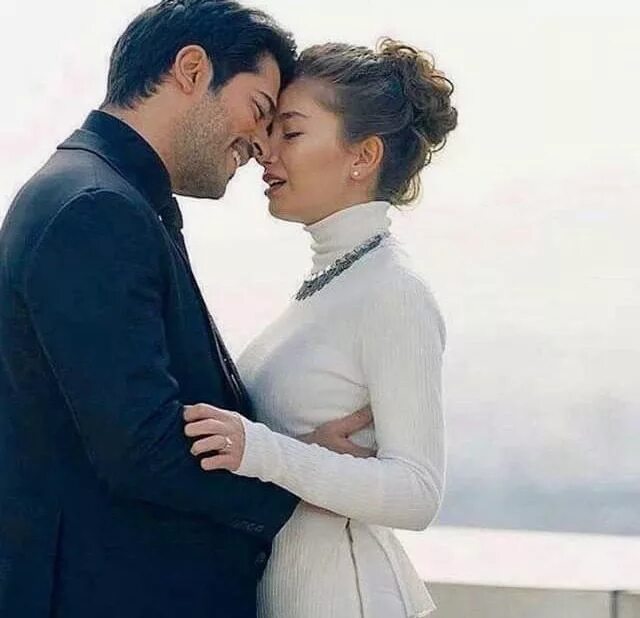 15.3 ezer kedvelés, 37 hozzászólás - Kara Sevda (@karasevda.official) Instagram-